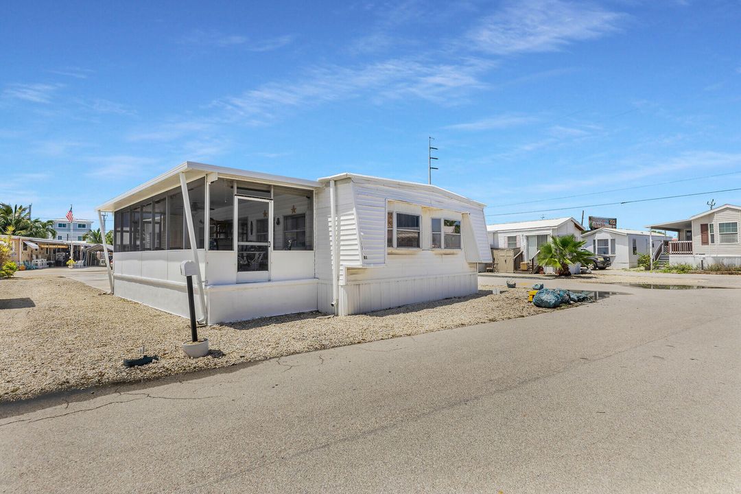 На продажу: $275,000 (3 спален, 2 ванн, 1250 Квадратных фут)