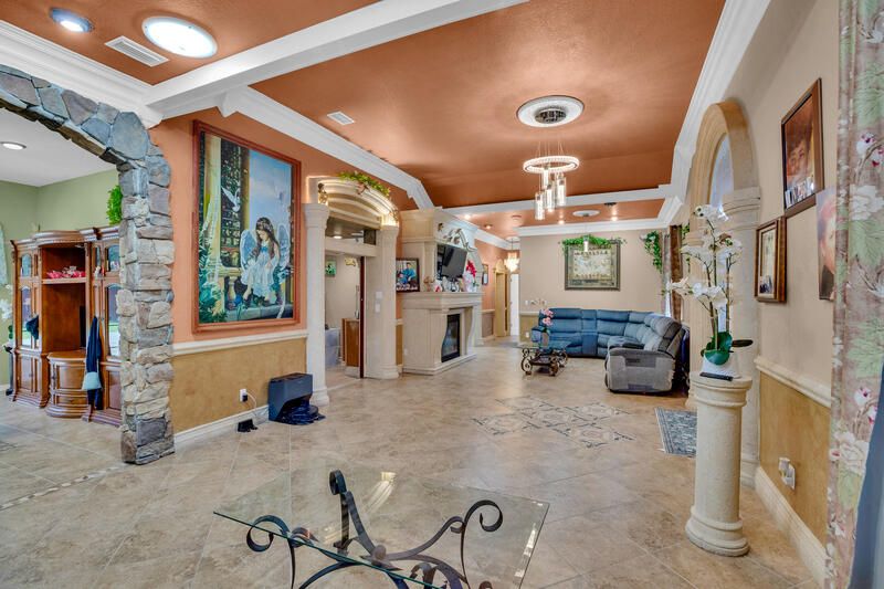 待售: $699,000 (6 贝兹, 4 浴室, 4065 平方英尺)