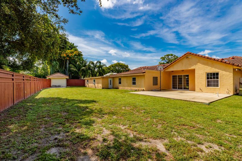 待售: $699,000 (6 贝兹, 4 浴室, 4065 平方英尺)