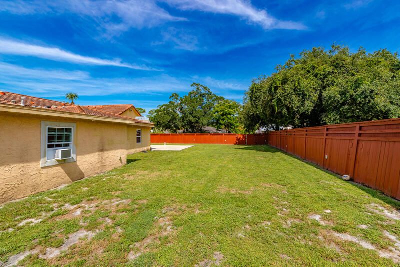 待售: $699,000 (6 贝兹, 4 浴室, 4065 平方英尺)