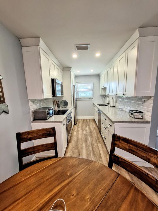 Activo con contrato: $272,000 (2 camas, 2 baños, 1104 Pies cuadrados)