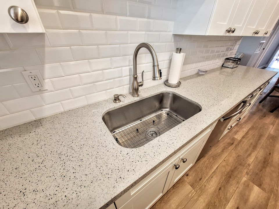 Activo con contrato: $272,000 (2 camas, 2 baños, 1104 Pies cuadrados)