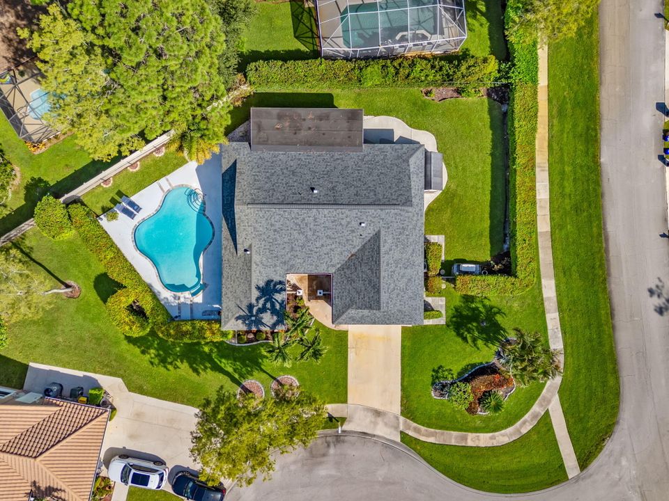 Activo con contrato: $6,650 (3 camas, 2 baños, 1721 Pies cuadrados)