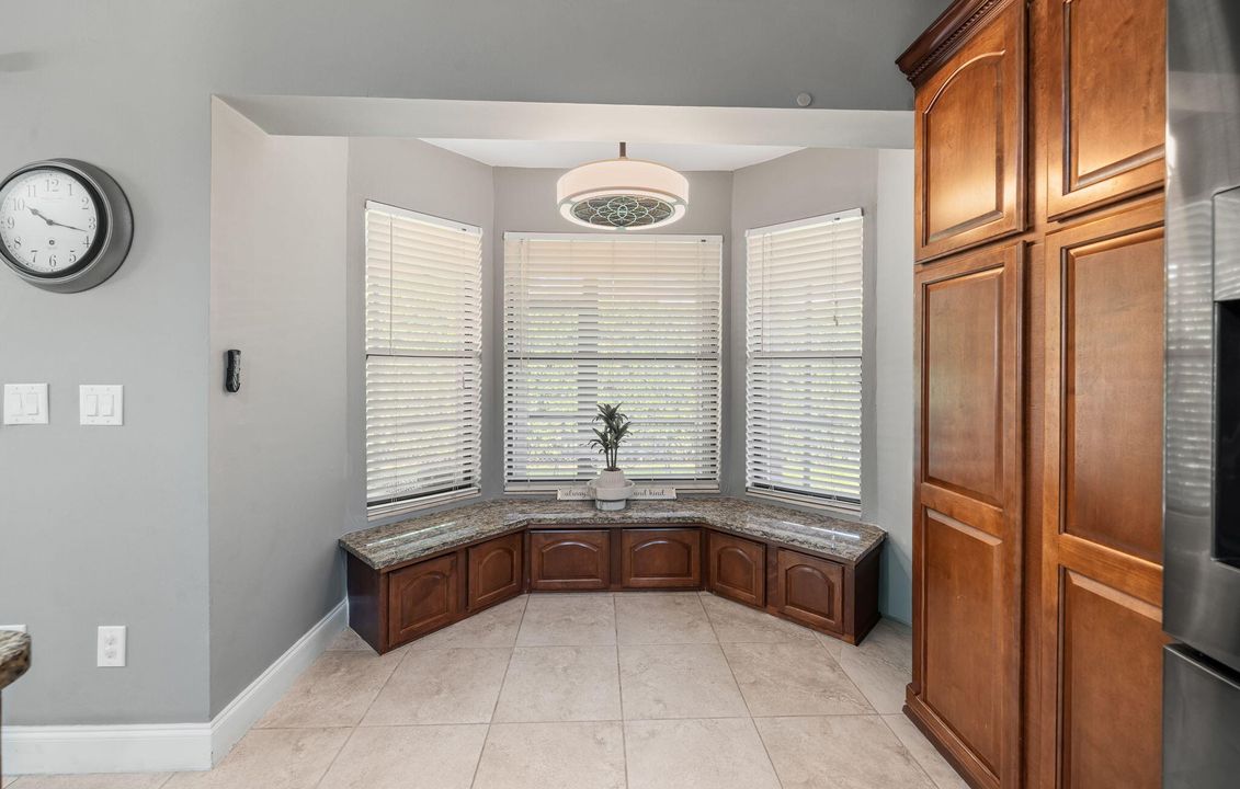 Activo con contrato: $6,650 (3 camas, 2 baños, 1721 Pies cuadrados)