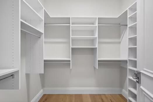 出租: $13,000 (2 贝兹, 2 浴室, 2396 平方英尺)