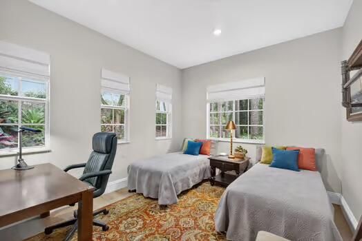 出租: $13,000 (2 贝兹, 2 浴室, 2396 平方英尺)