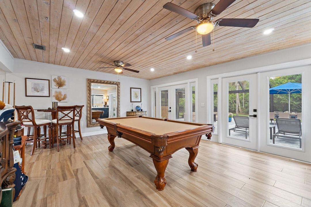 For Sale: $989,900 (3 beds, 3 baths, 2476 Square Feet)