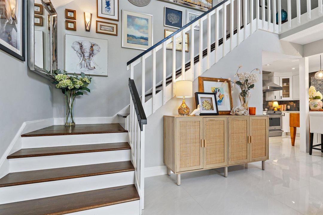 For Sale: $989,900 (3 beds, 3 baths, 2476 Square Feet)