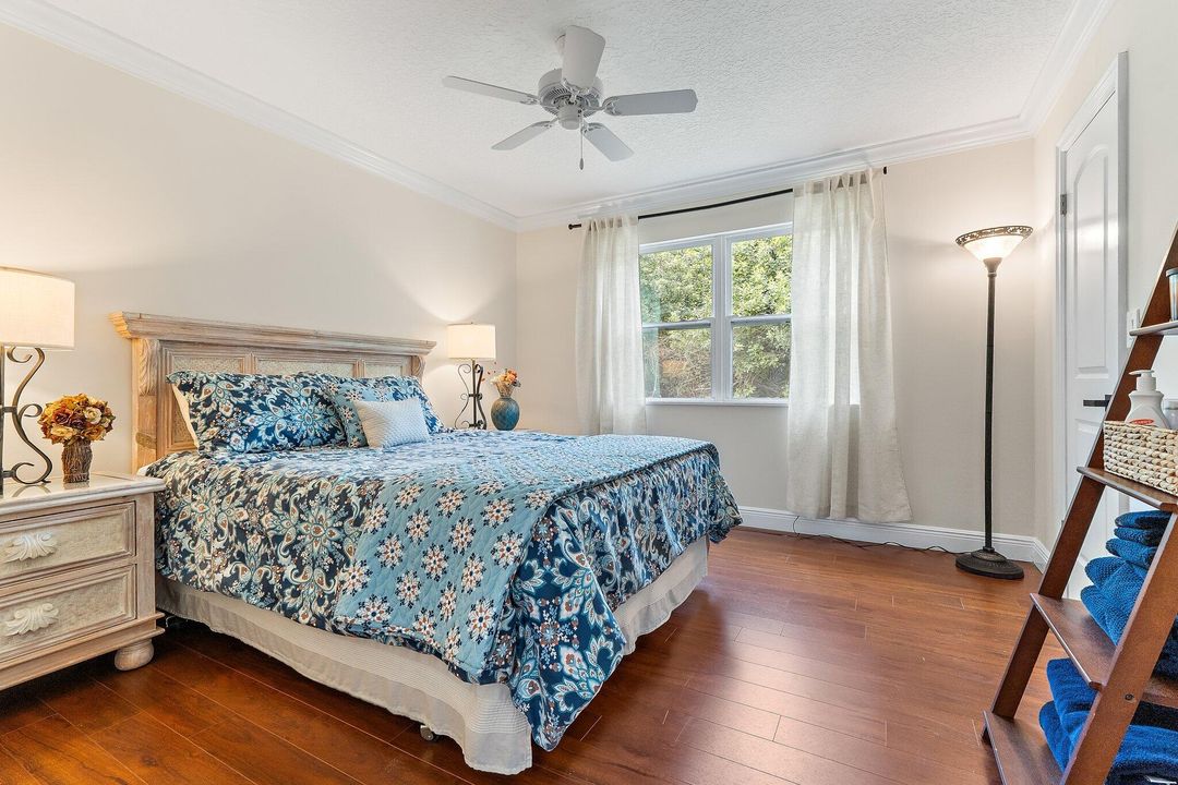 For Sale: $989,900 (3 beds, 3 baths, 2476 Square Feet)