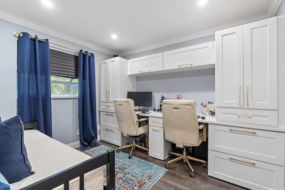 For Sale: $989,900 (3 beds, 3 baths, 2476 Square Feet)