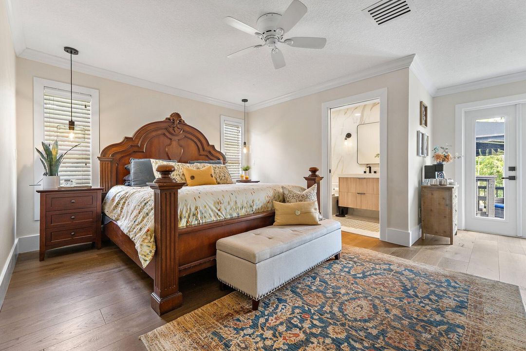 For Sale: $989,900 (3 beds, 3 baths, 2476 Square Feet)