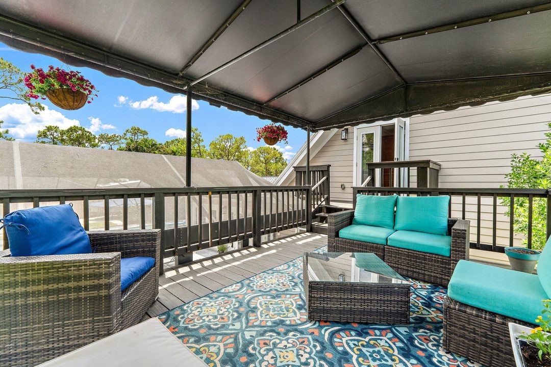 For Sale: $989,900 (3 beds, 3 baths, 2476 Square Feet)