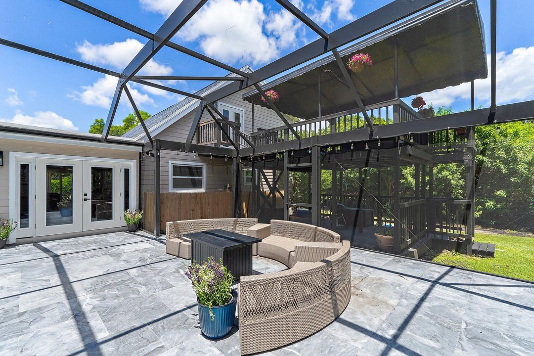 For Sale: $989,900 (3 beds, 3 baths, 2476 Square Feet)