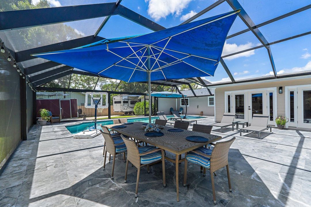 For Sale: $989,900 (3 beds, 3 baths, 2476 Square Feet)