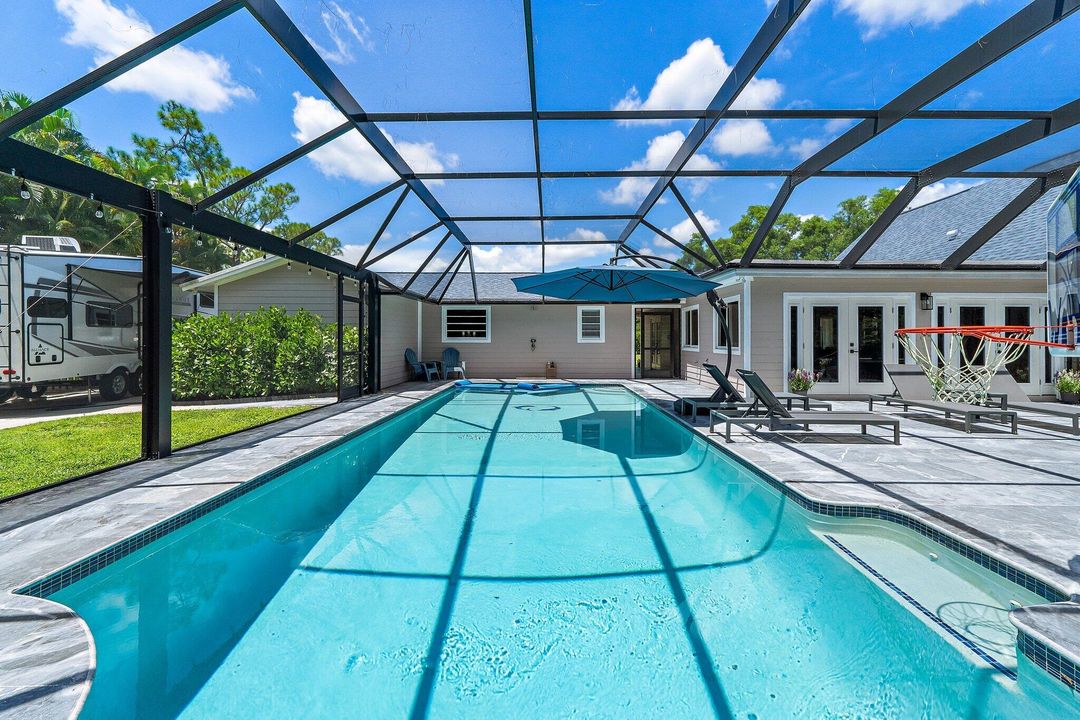 For Sale: $989,900 (3 beds, 3 baths, 2476 Square Feet)