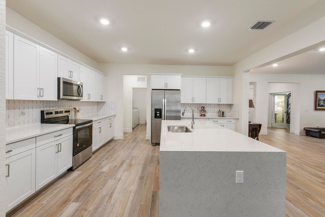 Activo con contrato: $792,000 (4 camas, 3 baños, 2986 Pies cuadrados)