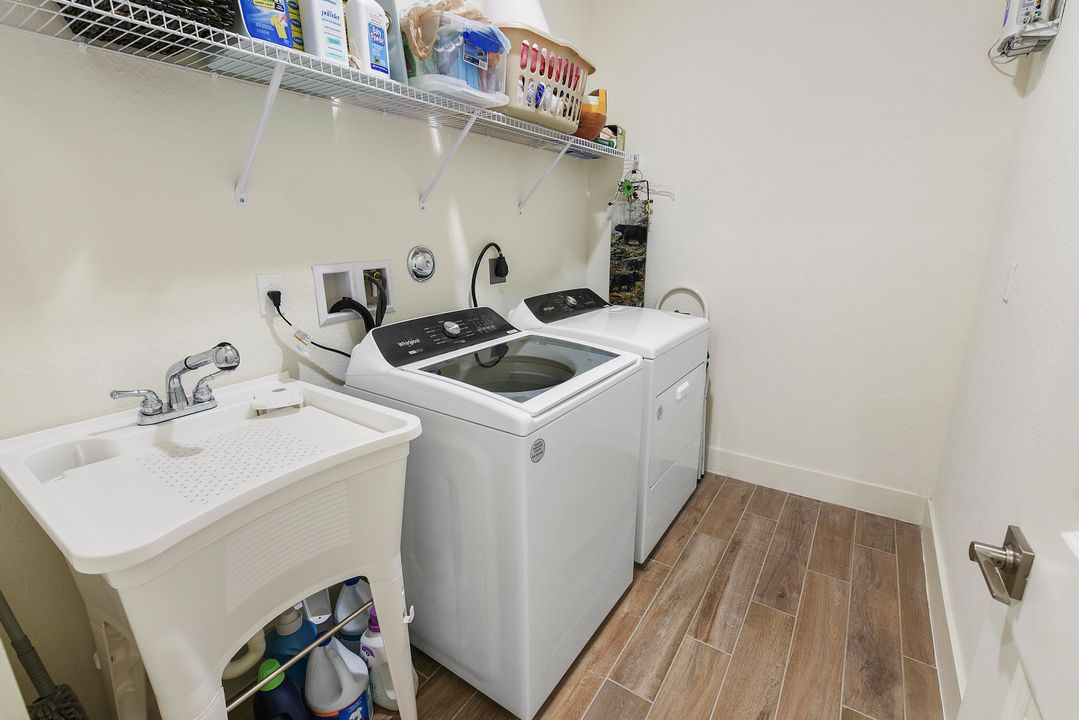 Activo con contrato: $792,000 (4 camas, 3 baños, 2986 Pies cuadrados)