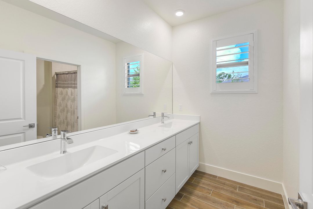 Activo con contrato: $792,000 (4 camas, 3 baños, 2986 Pies cuadrados)