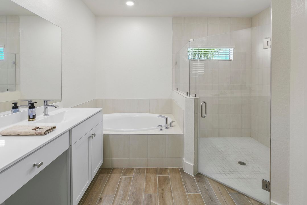 Activo con contrato: $792,000 (4 camas, 3 baños, 2986 Pies cuadrados)