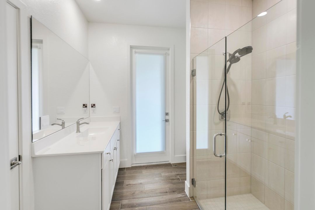 Activo con contrato: $792,000 (4 camas, 3 baños, 2986 Pies cuadrados)