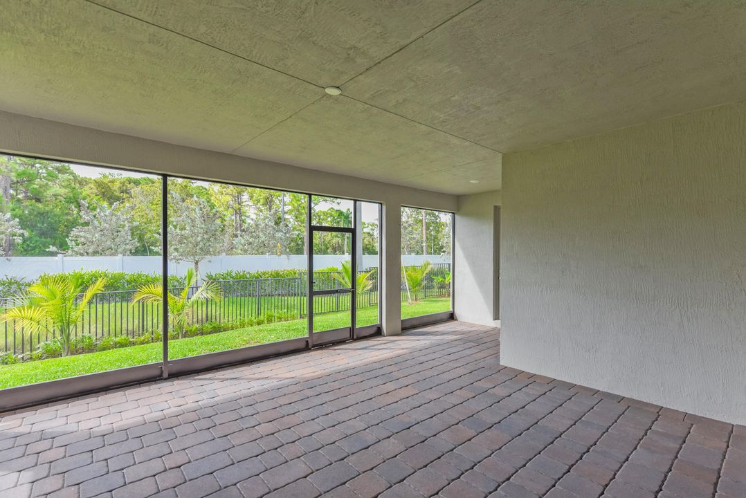 Activo con contrato: $792,000 (4 camas, 3 baños, 2986 Pies cuadrados)