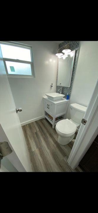 For Sale: $310,000 (2 beds, 1 baths, 531 Square Feet)