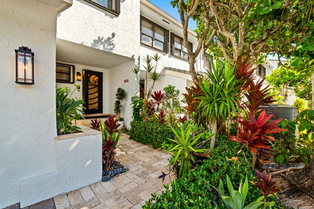 待售: $1,525,000 (2 贝兹, 2 浴室, 2300 平方英尺)