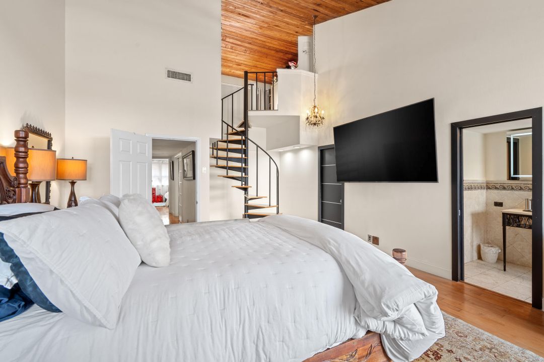 待售: $1,525,000 (2 贝兹, 2 浴室, 2300 平方英尺)