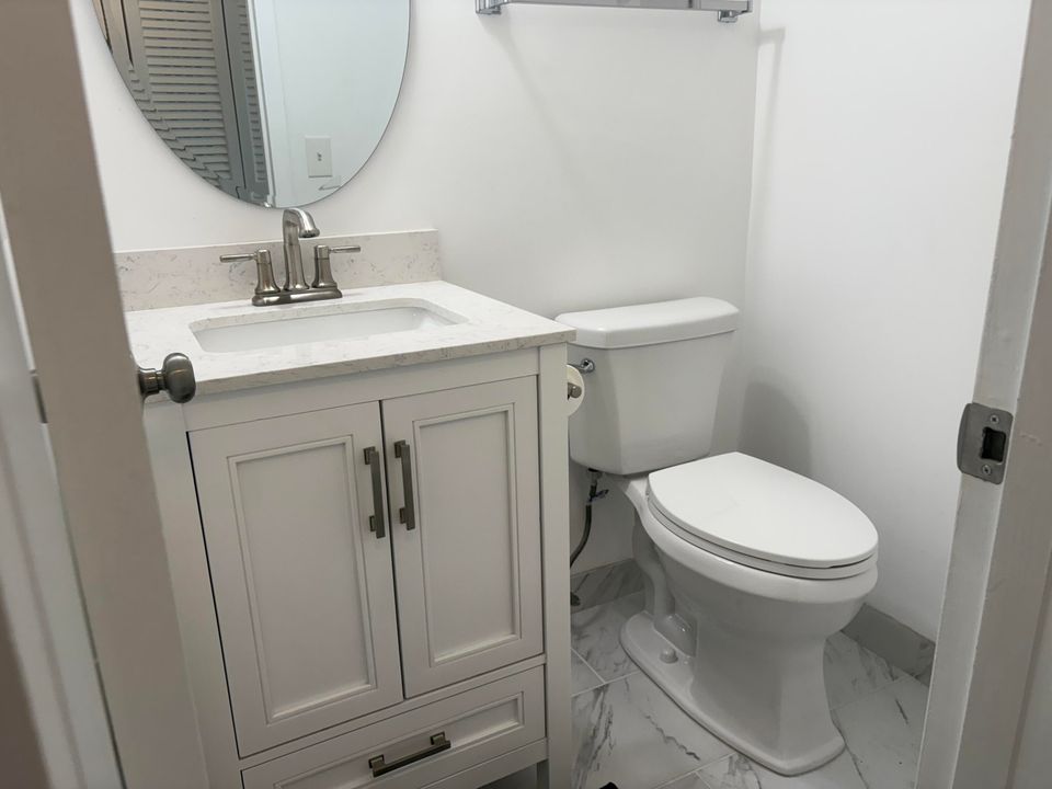 待售: $87,500 (1 贝兹, 1 浴室, 735 平方英尺)