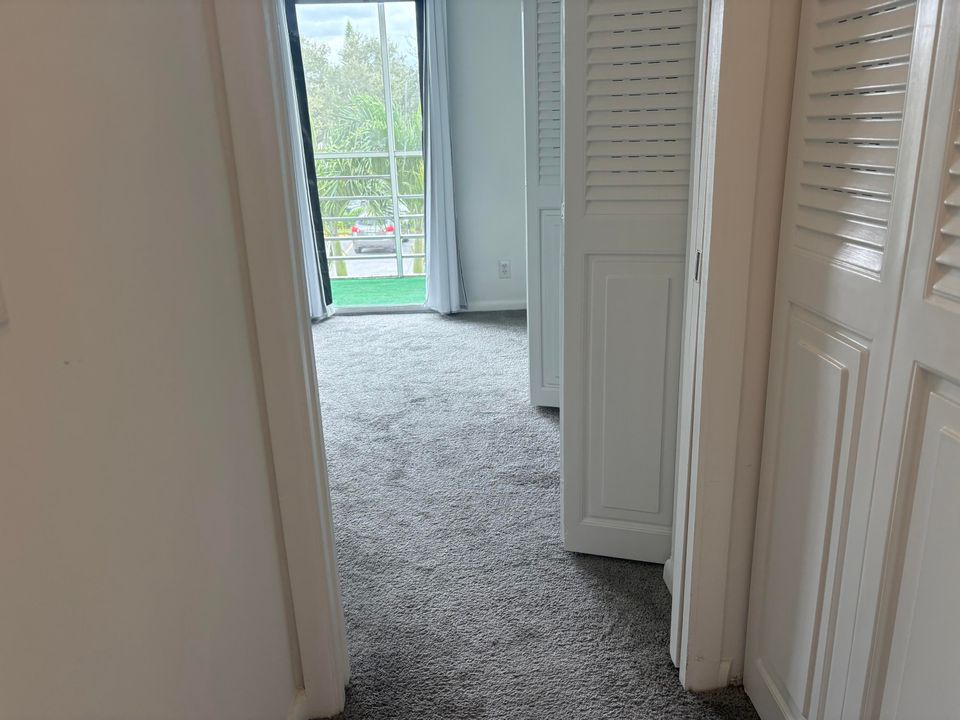 待售: $87,500 (1 贝兹, 1 浴室, 735 平方英尺)