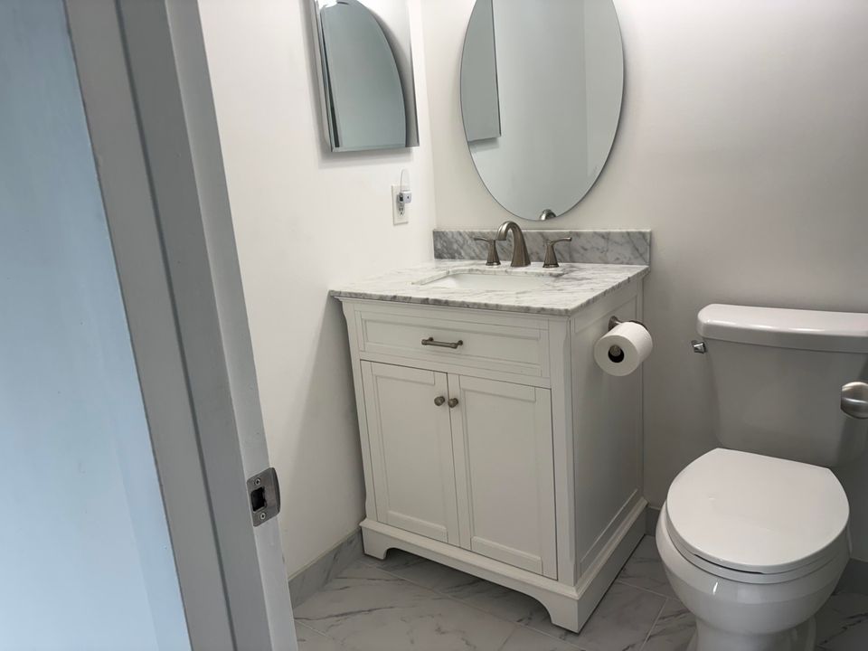 待售: $87,500 (1 贝兹, 1 浴室, 735 平方英尺)