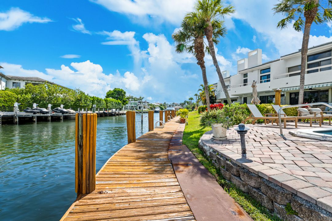 待售: $1,525,000 (2 贝兹, 2 浴室, 2300 平方英尺)