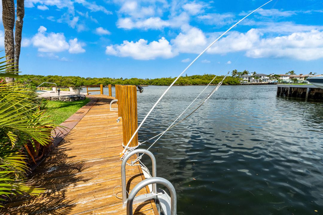 待售: $1,525,000 (2 贝兹, 2 浴室, 2300 平方英尺)