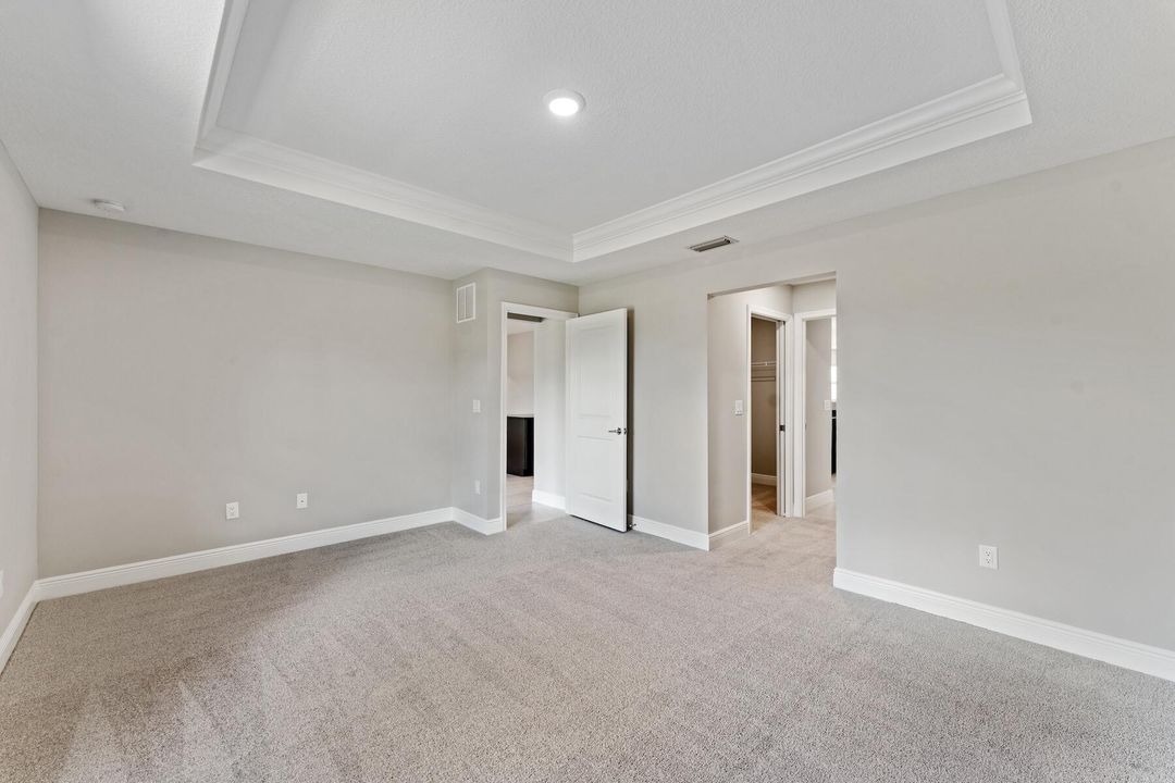 En Venta: $970,000 (4 camas, 2 baños, 2011 Pies cuadrados)