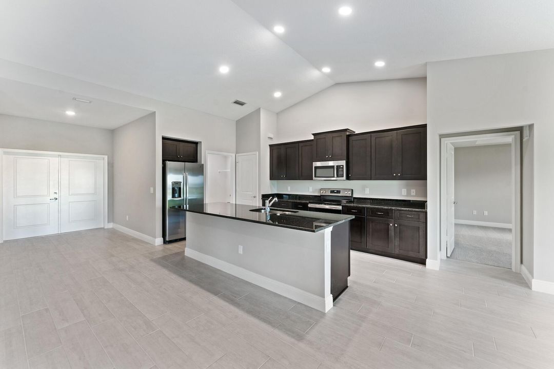 En Venta: $970,000 (4 camas, 2 baños, 2011 Pies cuadrados)