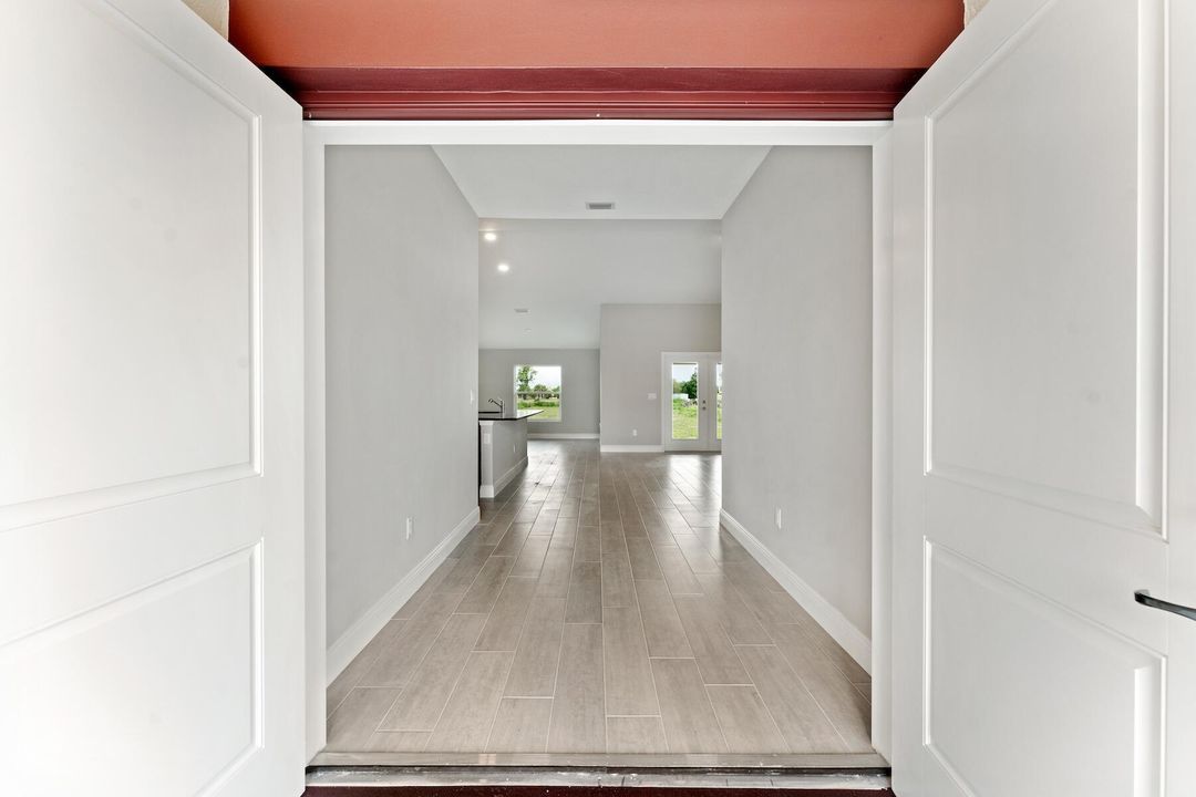 En Venta: $970,000 (4 camas, 2 baños, 2011 Pies cuadrados)