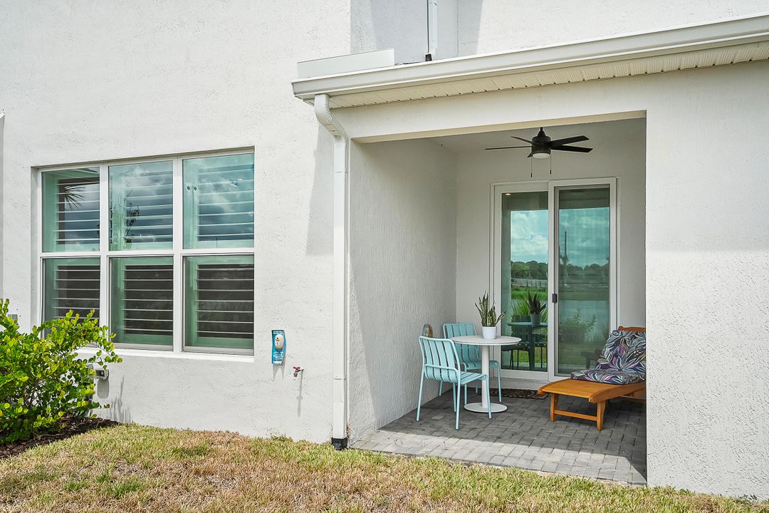 Activo con contrato: $2,995 (3 camas, 2 baños, 1865 Pies cuadrados)