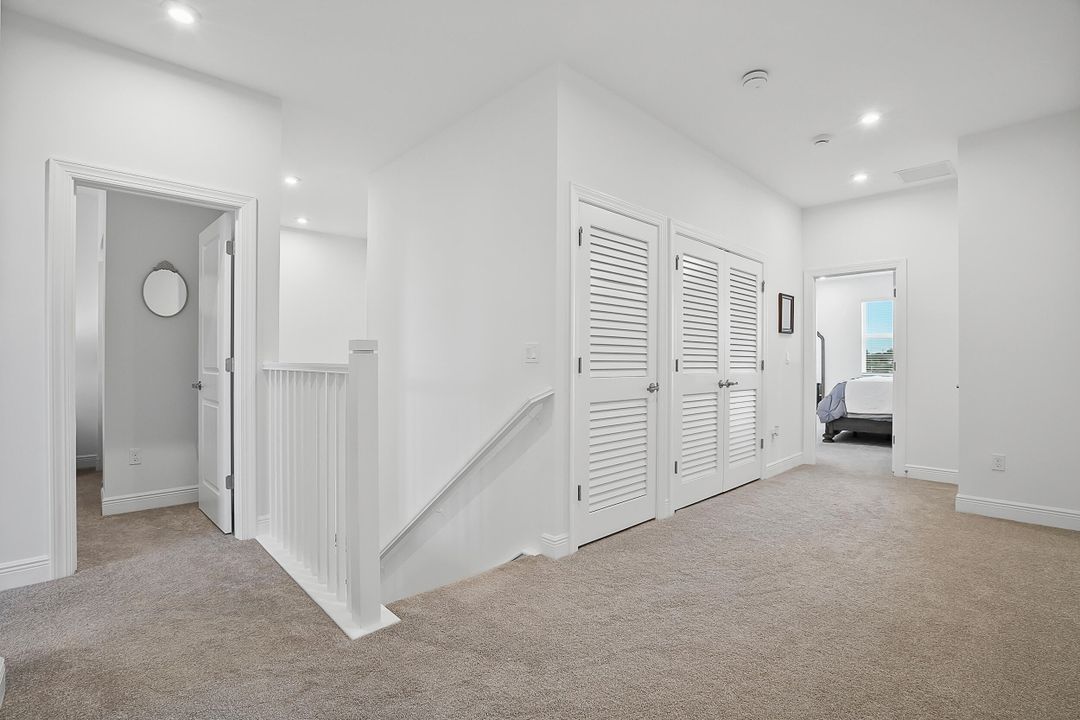 Activo con contrato: $2,995 (3 camas, 2 baños, 1865 Pies cuadrados)