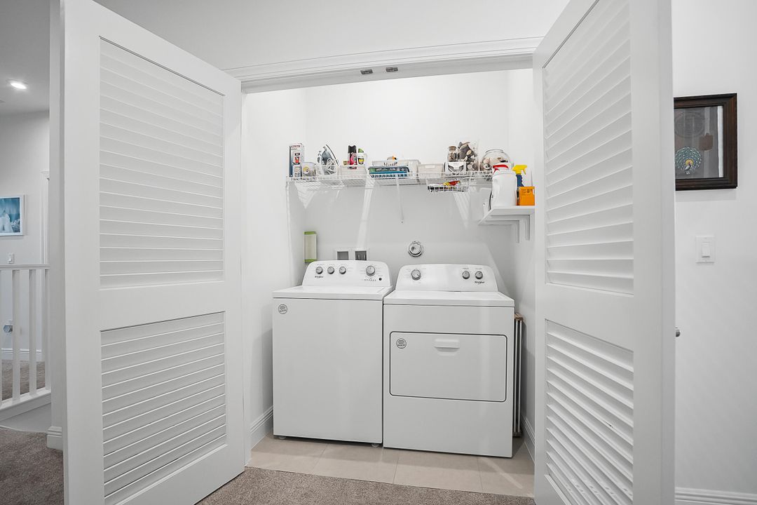 Activo con contrato: $2,995 (3 camas, 2 baños, 1865 Pies cuadrados)