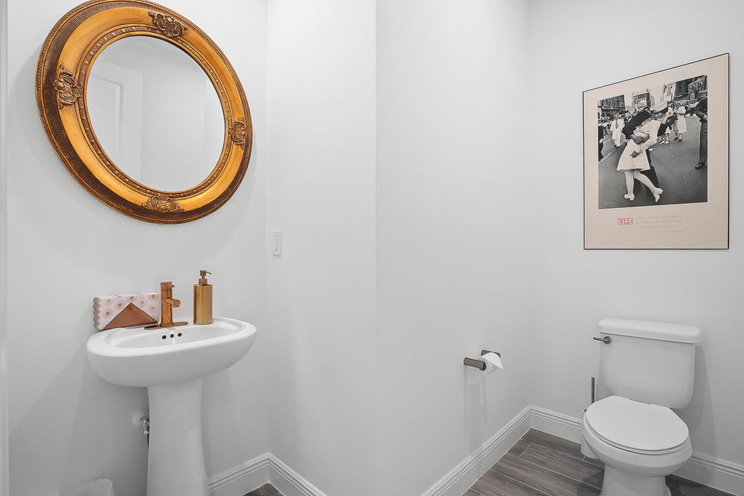 Activo con contrato: $2,995 (3 camas, 2 baños, 1865 Pies cuadrados)