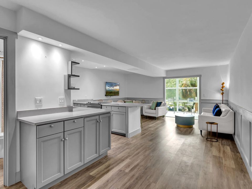 待售: $410,000 (1 贝兹, 1 浴室, 1100 平方英尺)