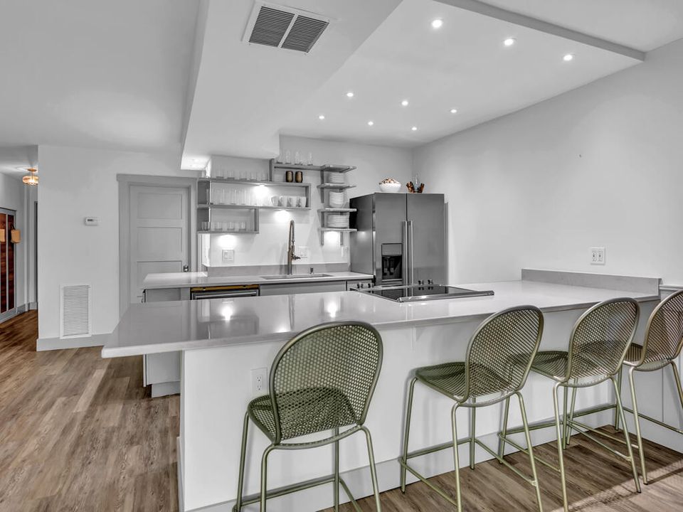 待售: $410,000 (1 贝兹, 1 浴室, 1100 平方英尺)