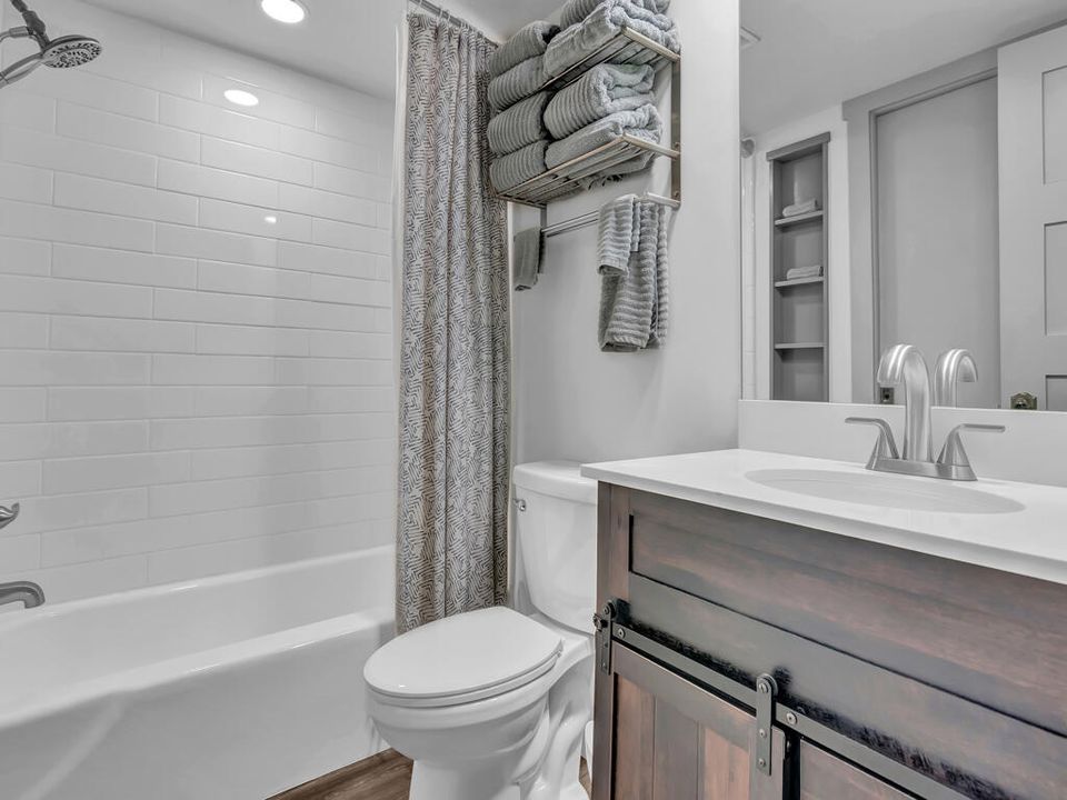 待售: $410,000 (1 贝兹, 1 浴室, 1100 平方英尺)