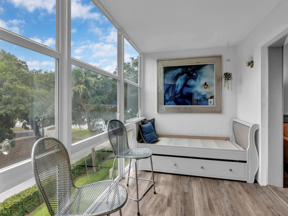 待售: $410,000 (1 贝兹, 1 浴室, 1100 平方英尺)