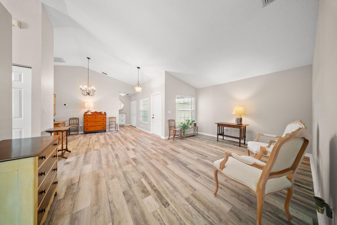 Activo con contrato: $440,000 (3 camas, 2 baños, 1706 Pies cuadrados)