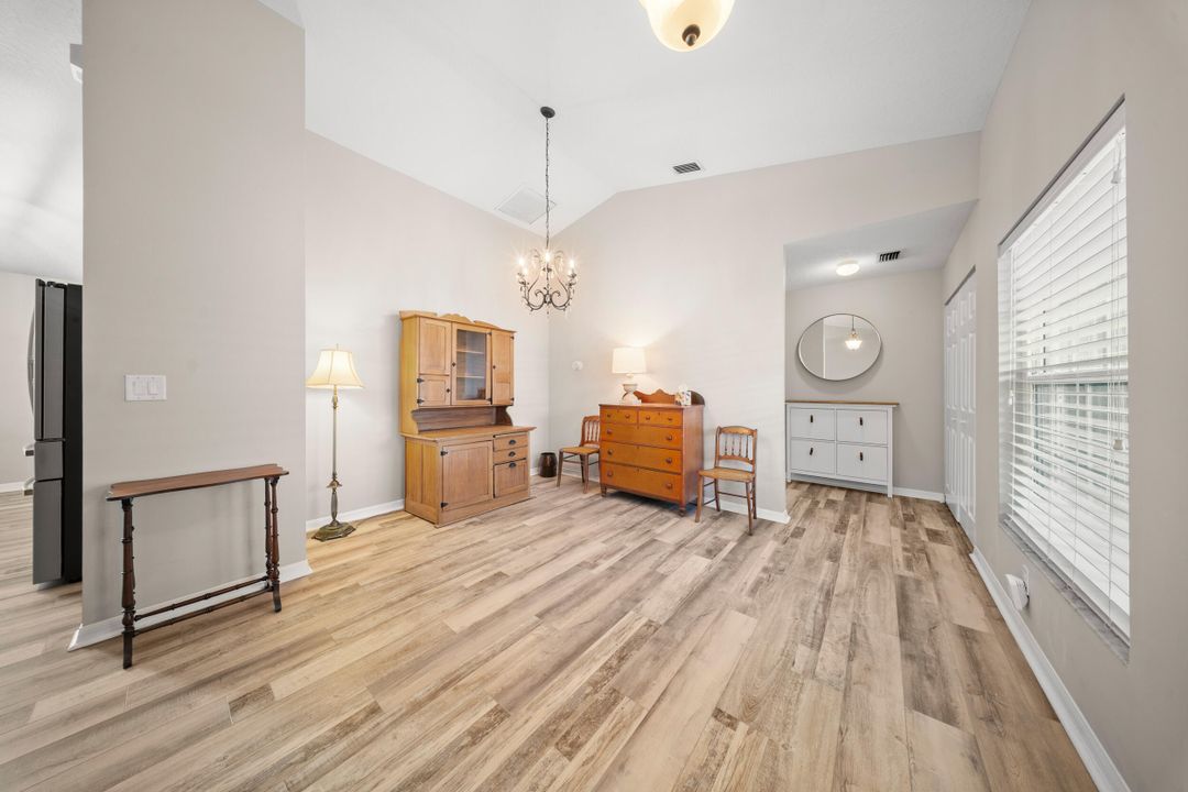 Activo con contrato: $440,000 (3 camas, 2 baños, 1706 Pies cuadrados)