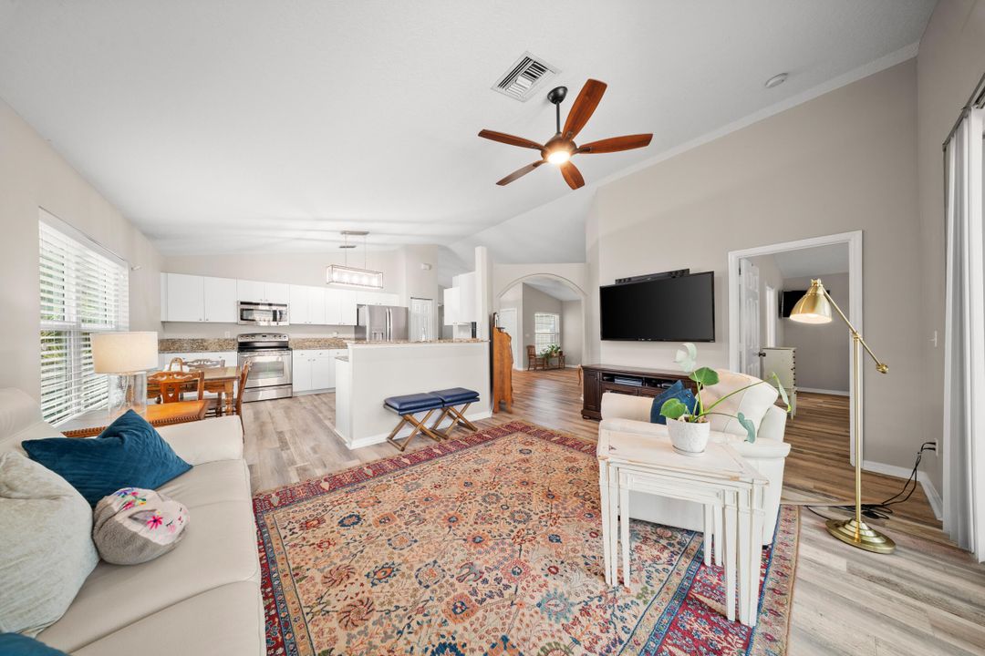 Activo con contrato: $440,000 (3 camas, 2 baños, 1706 Pies cuadrados)