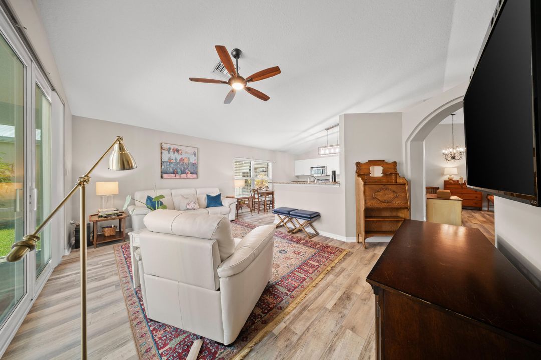 Activo con contrato: $440,000 (3 camas, 2 baños, 1706 Pies cuadrados)