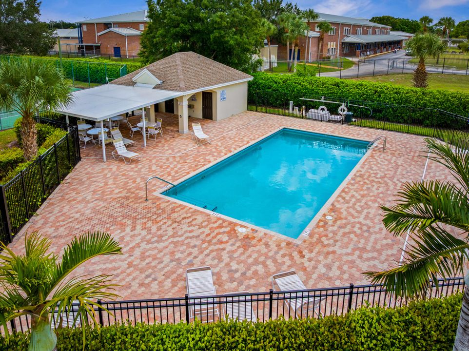 Activo con contrato: $440,000 (3 camas, 2 baños, 1706 Pies cuadrados)