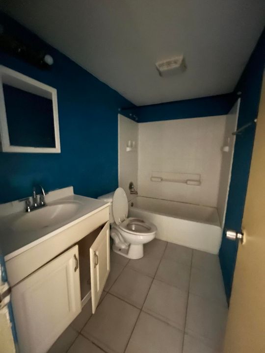 待售: $112,000 (2 贝兹, 1 浴室, 756 平方英尺)